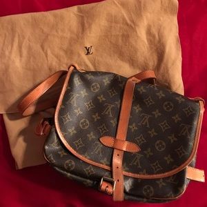 Authentic Louis Vuitton Saumur 30 Cross Body