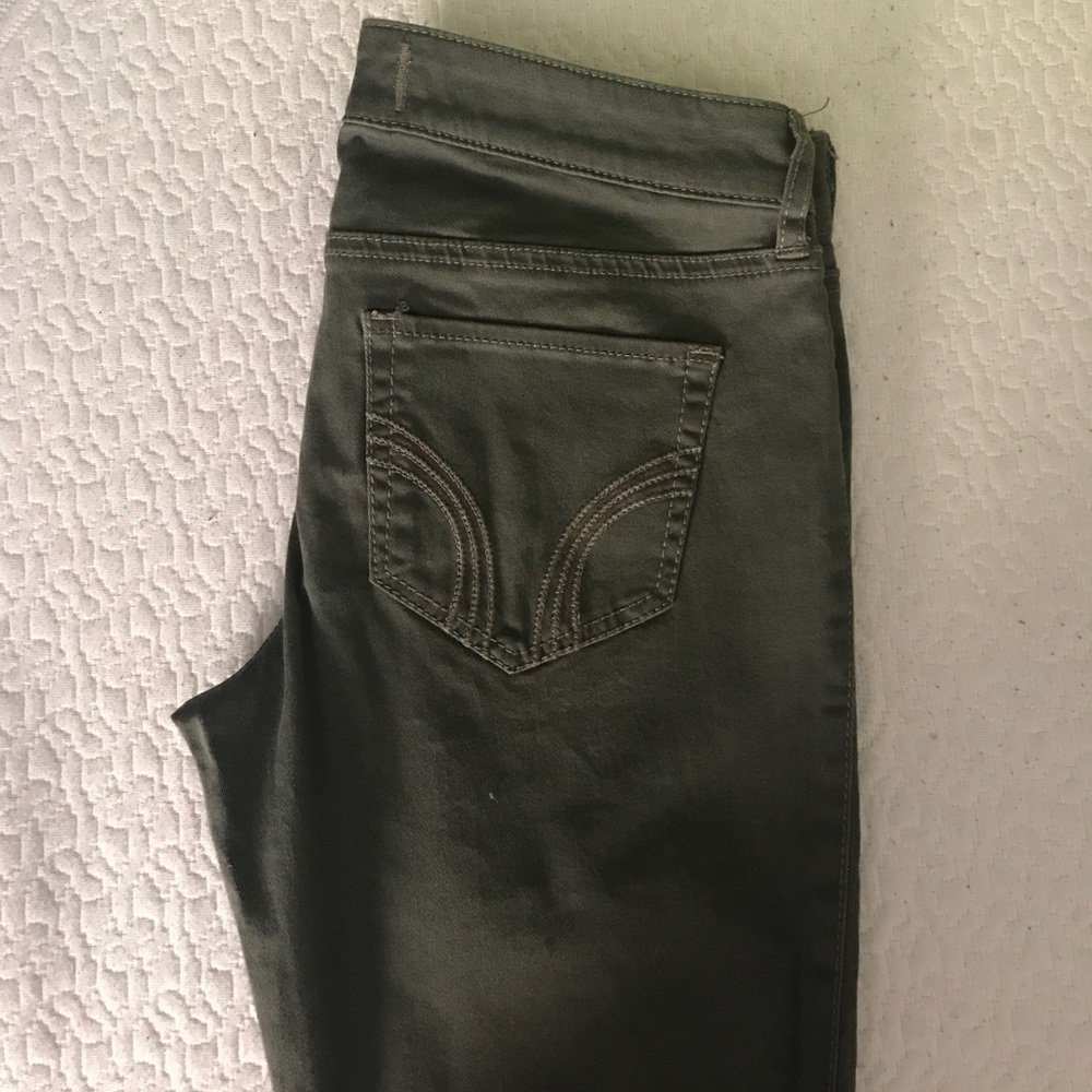 Hollister olive, jeans three regular, never worn