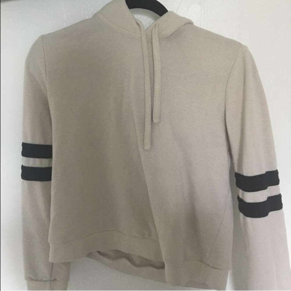 cropped sweatshirt