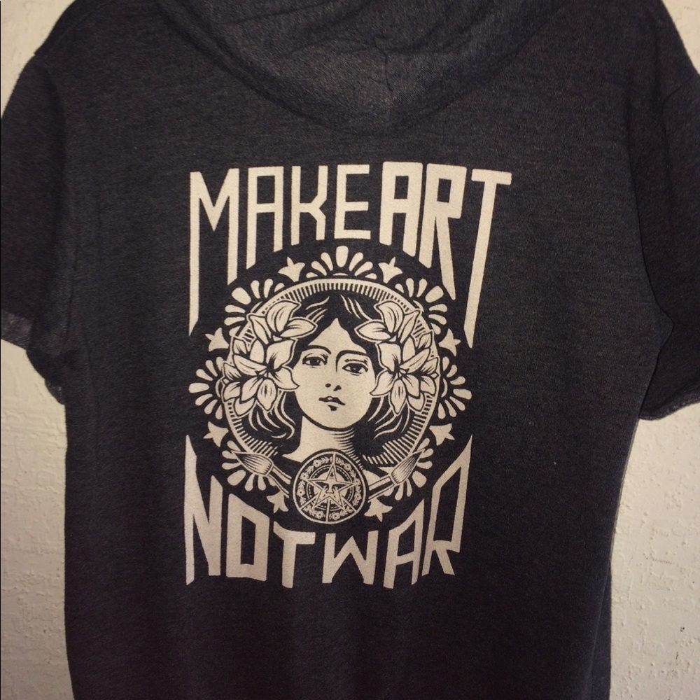 Obey T-shirt Sweater