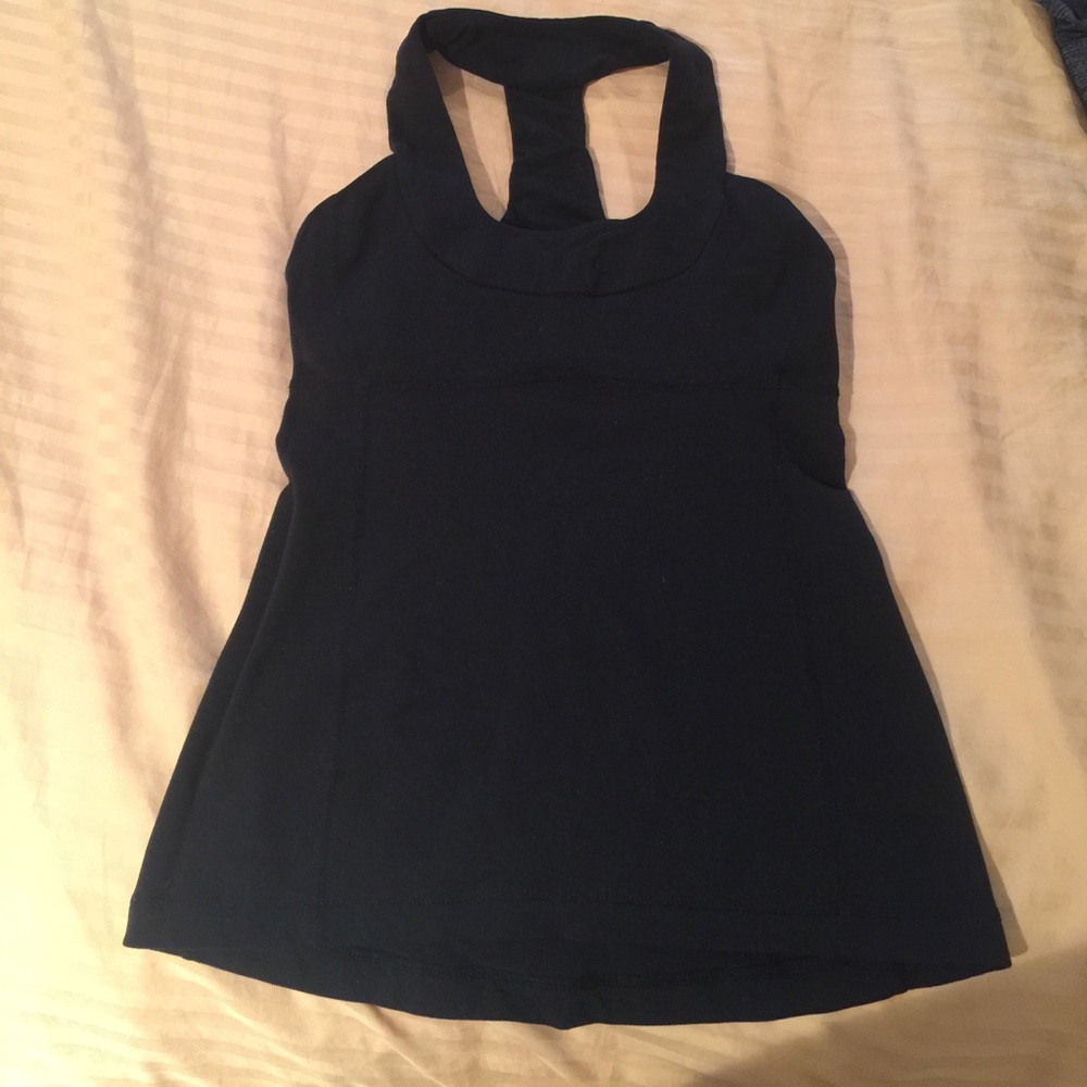 Black lululemon tank in size 6