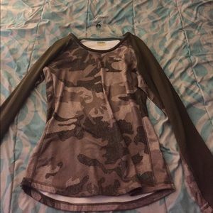 Cabelas women's shirt