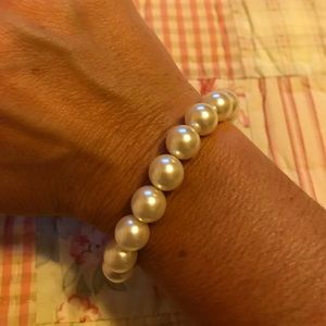 White Pearl Bracelet