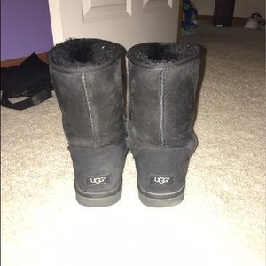 Black short uggs