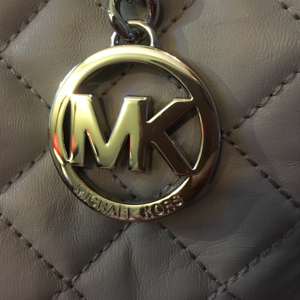 Sold!!!!Michael Kors quilted leather tote & wallet - Picture 3 of 8