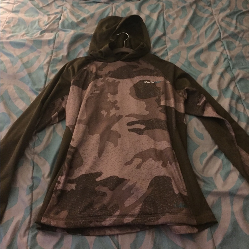 Cabelas woman's hoodie