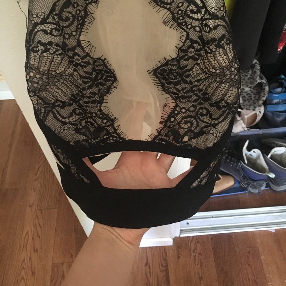Elegant and sexy nude mesh crop top - Picture 6 of 7