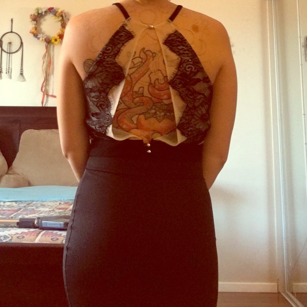 Elegant and sexy nude mesh crop top - Picture 3 of 7