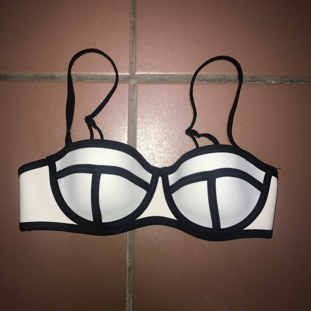 Swimsuit top🌹