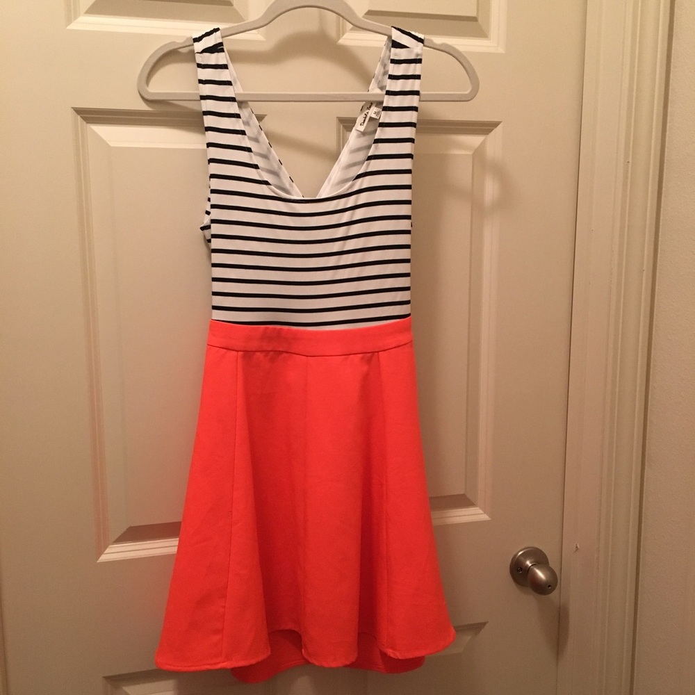 Dress with Crossed Strap Back