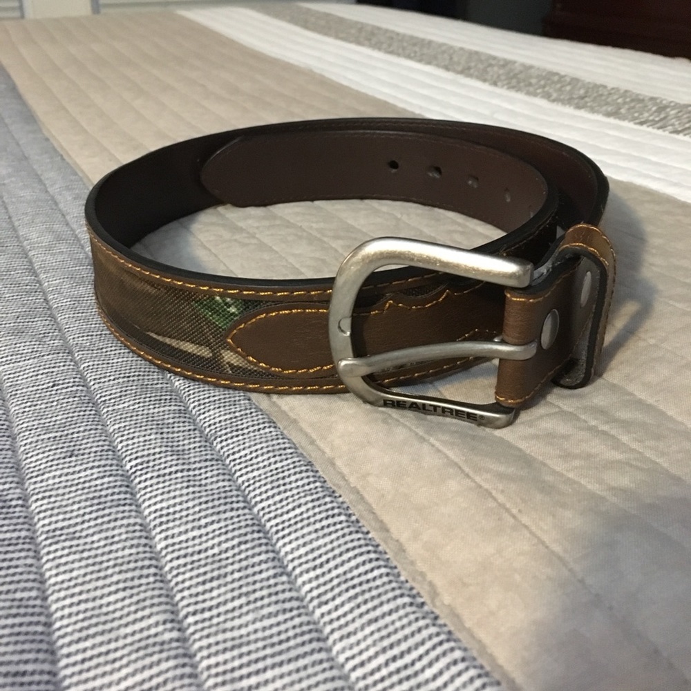 Realtree camo leather belt