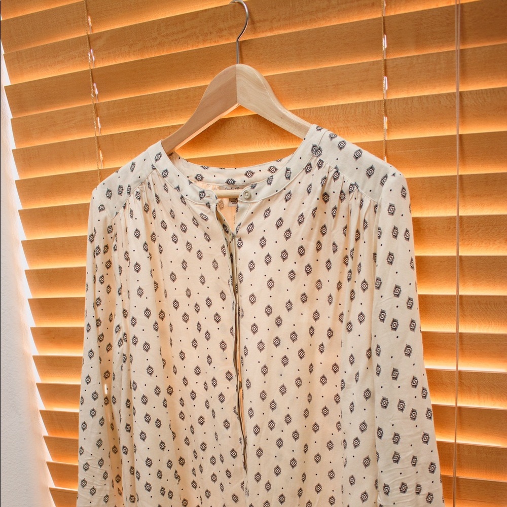 🎉 MOVING SALE 🎉 LUCKY BRAND shirt w/ pattern 🌵