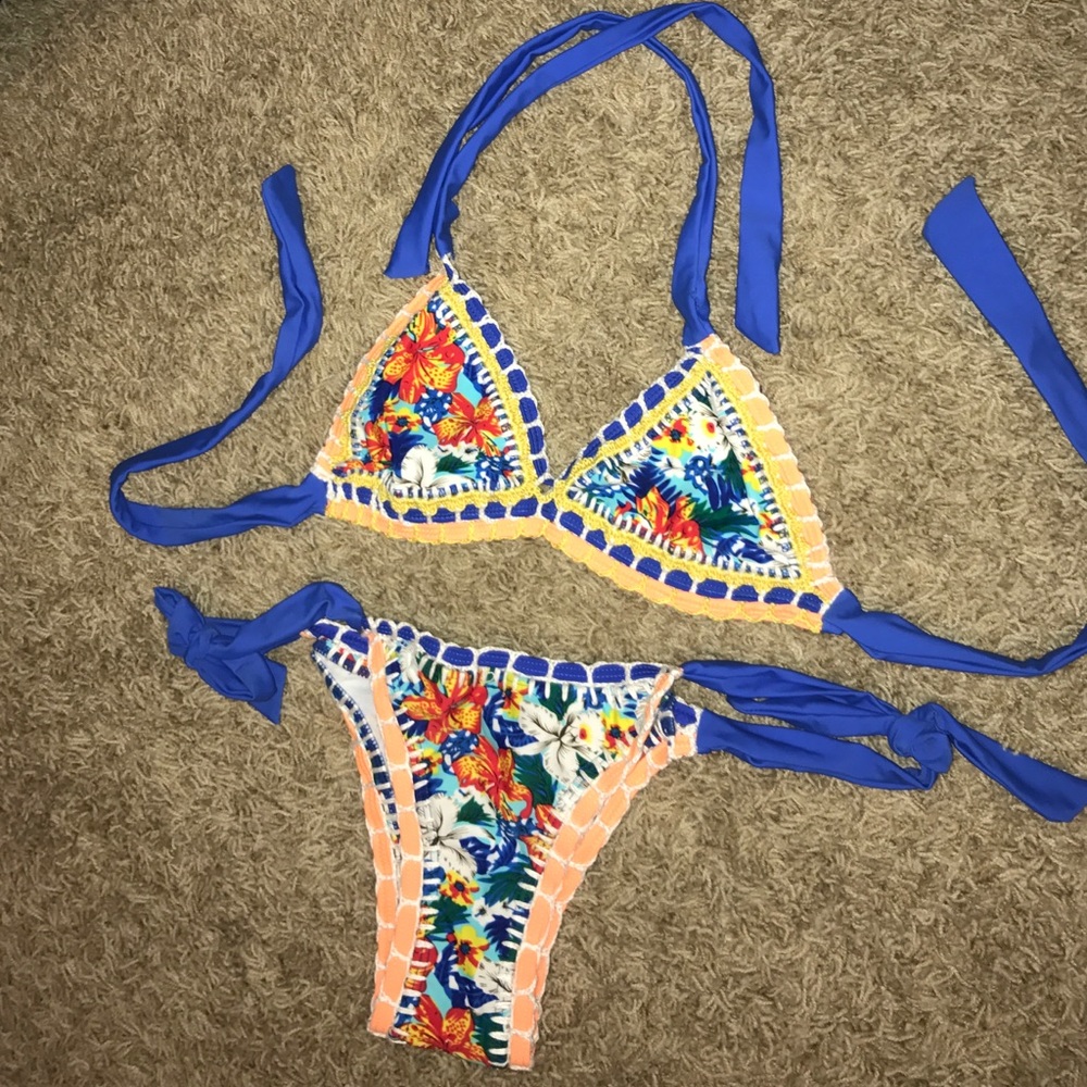 Floral bikini set