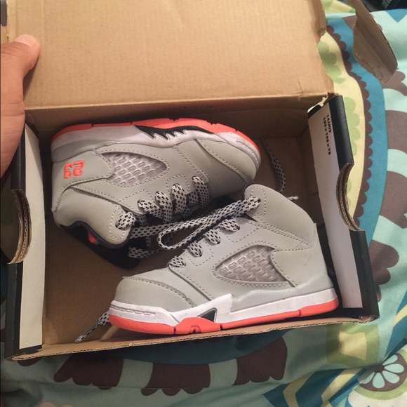 Jordan 5s 5c - Picture 1 of 1