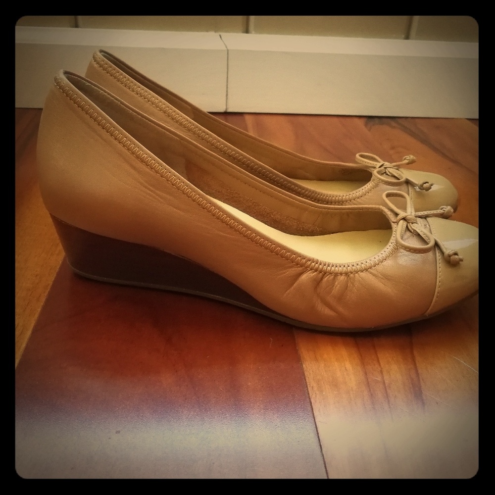 Cole Haan nude wedge pumps