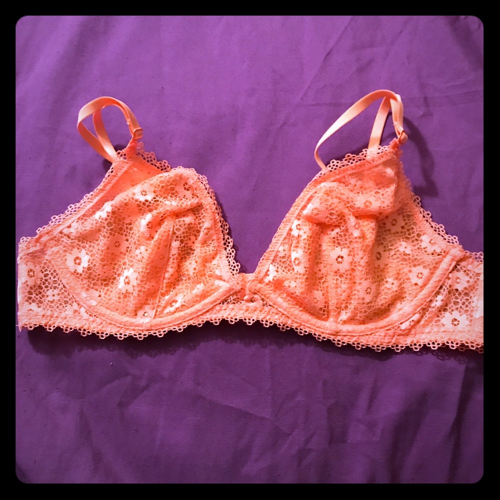 Brand new vs lace underwire bralette