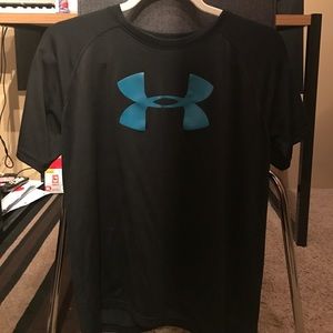 Boys Under Amour Athletic Shirt