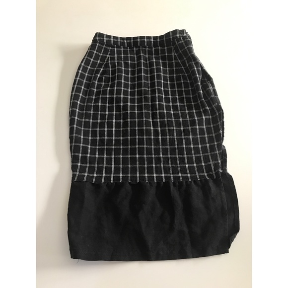 Black Plaid Slit Skirt - Picture 2 of 5