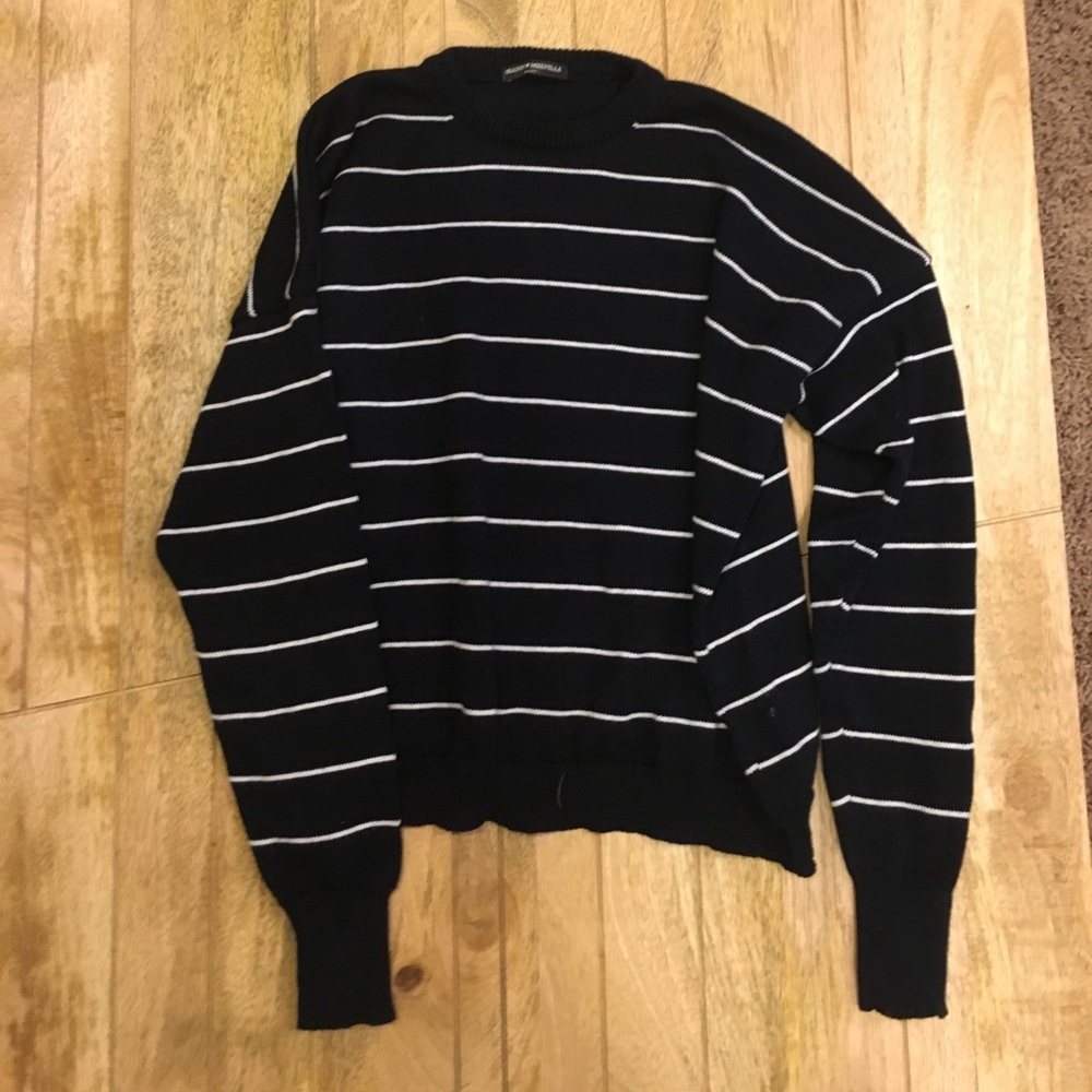 never worn brandy melville sweater
