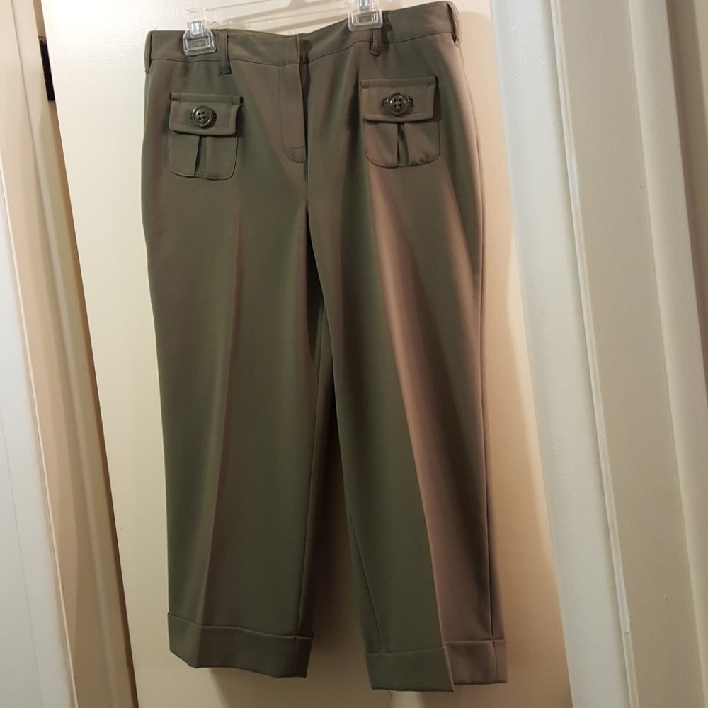 Pants (Capris) MAKE ME AN OFFER!!