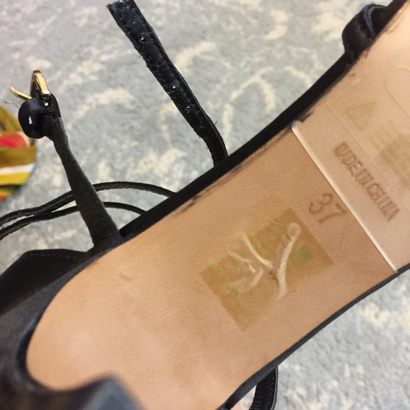 Reiss Black Strappy Buckle Open Toe Heels - Picture 3 of 8