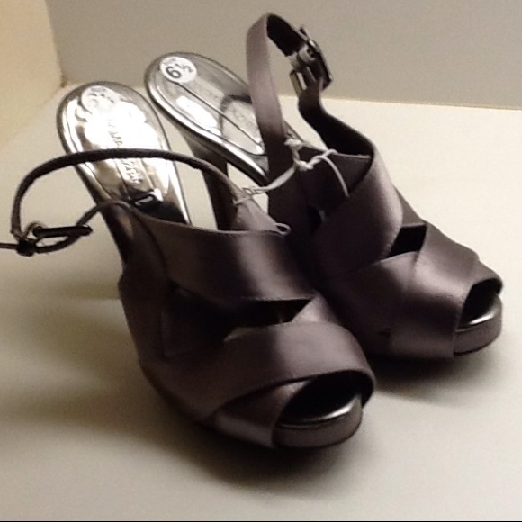BCBGMAXAZRIA New Steel Gray Heels - Picture 1 of 8