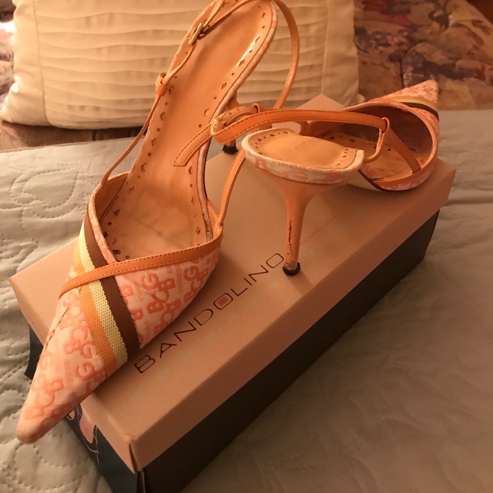 Gently worn Bandolino's 8.5