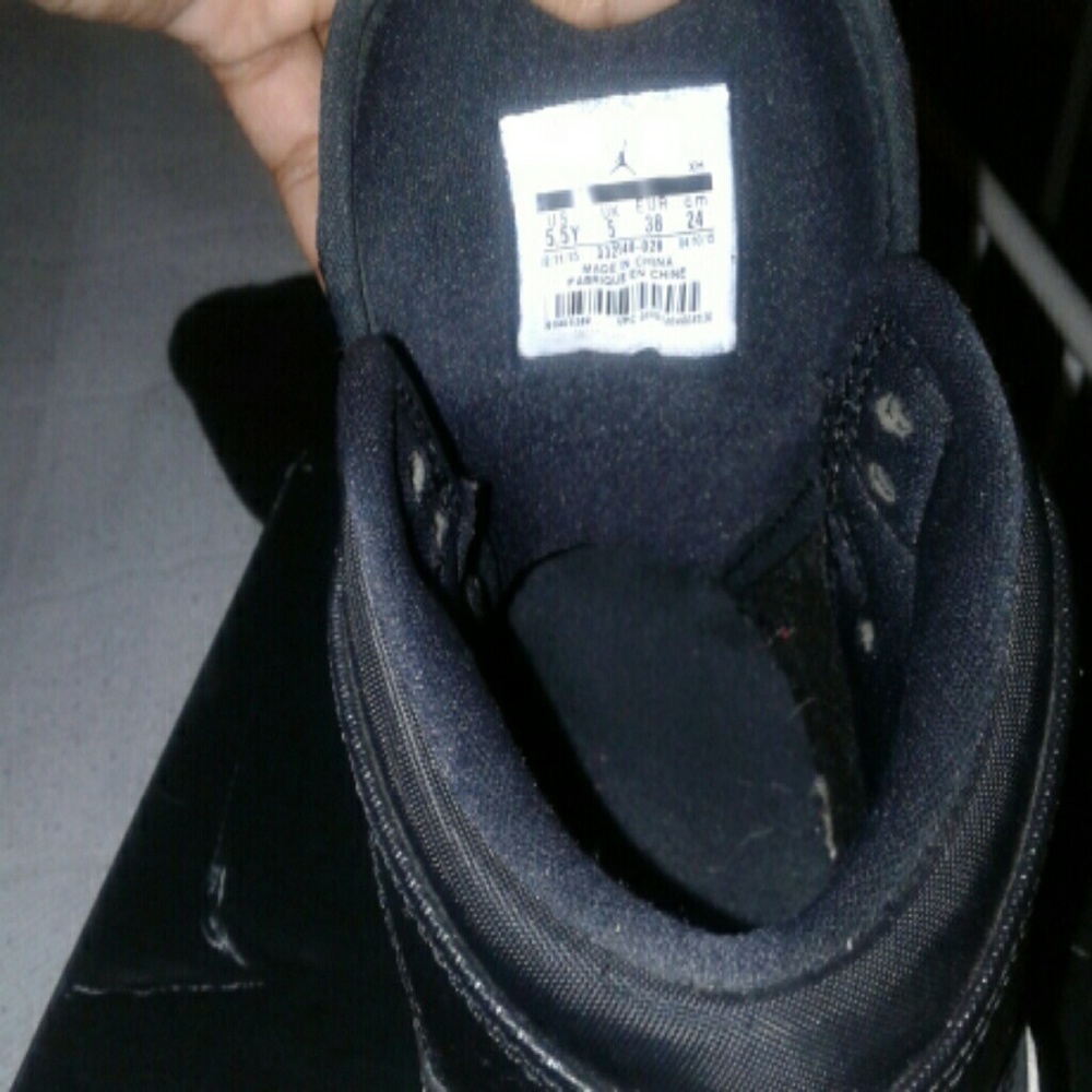 Shoes - Picture 2 of 4