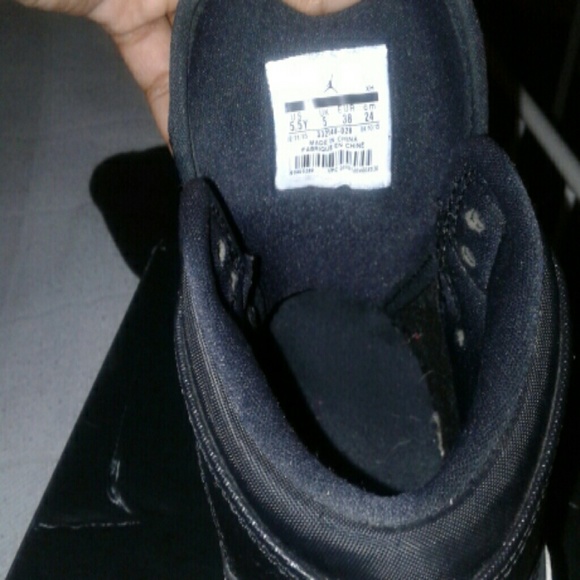 Shoes - Picture 2 of 4