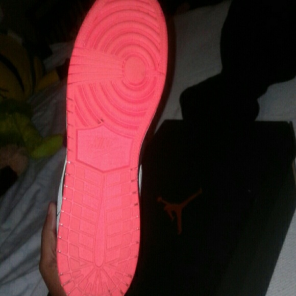 Shoes - Picture 3 of 4