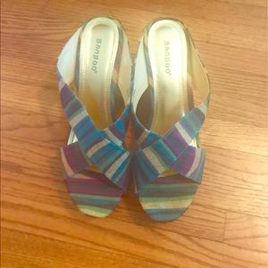Blue striped wedge sandal - size 6 💙