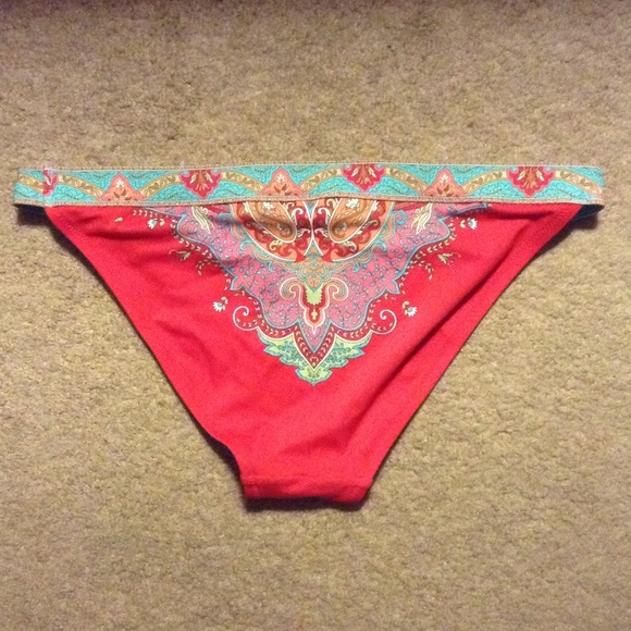 Victoria's Secret bikini - Picture 2 of 3