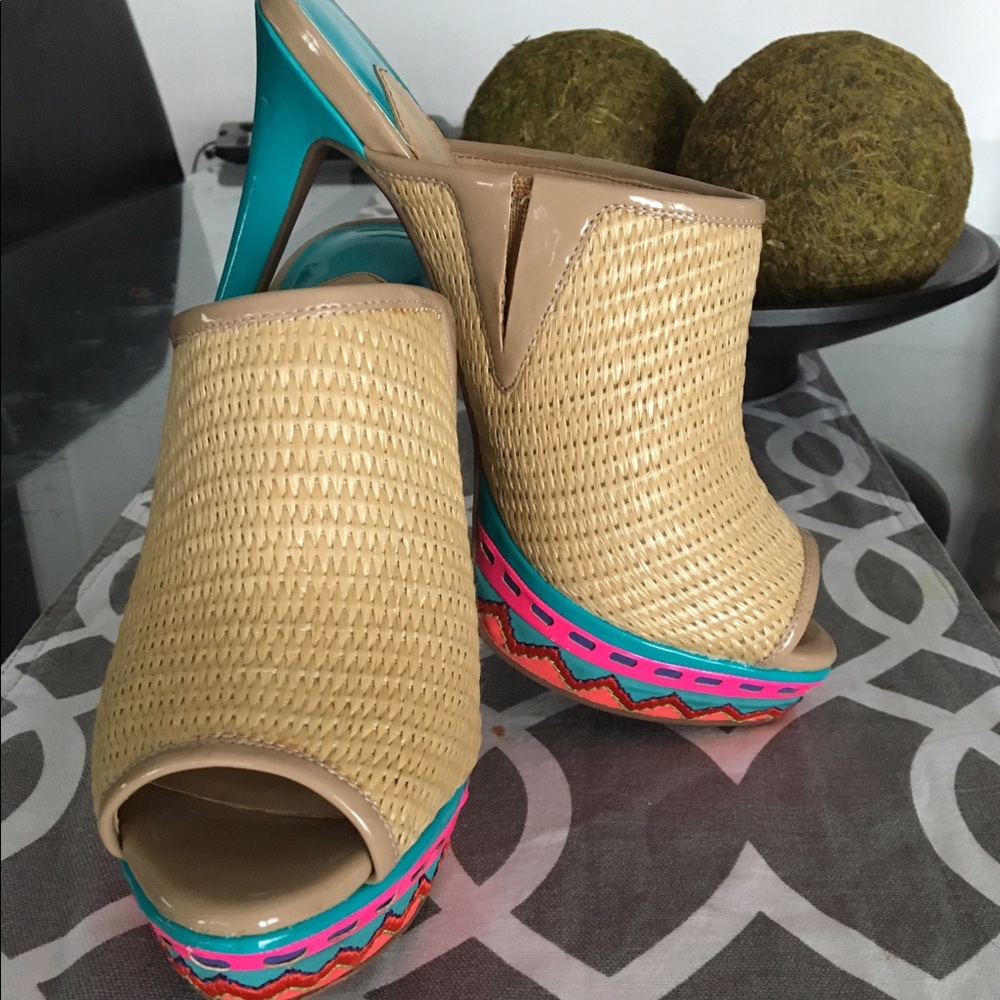 Gianni Bini Platform High Heels