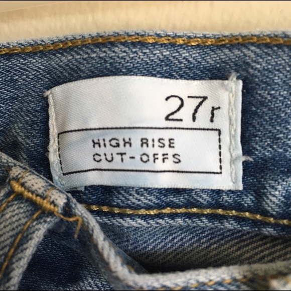 Gap Hi Rise Cut Offs - Picture 3 of 4