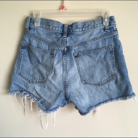Gap Hi Rise Cut Offs - Picture 4 of 4