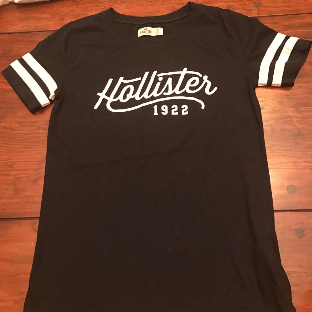 Hollister top