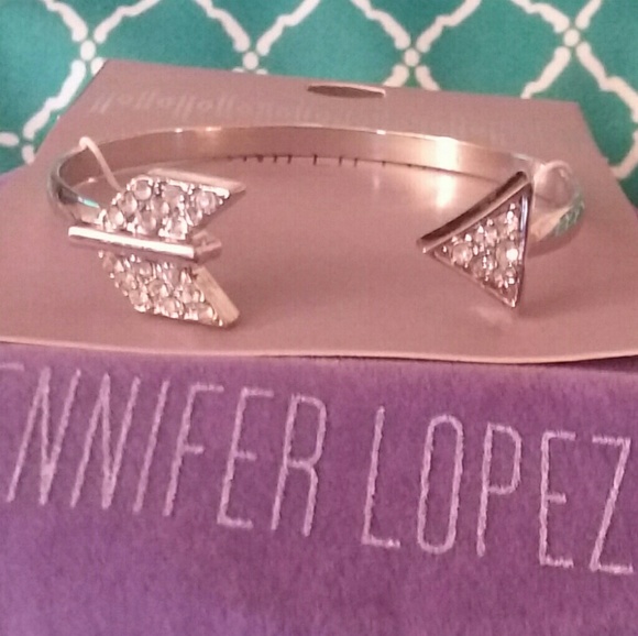 JLo Arrow Bracelet NWT silver tone - Picture 2 of 4