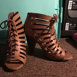 Beautiful beige heel