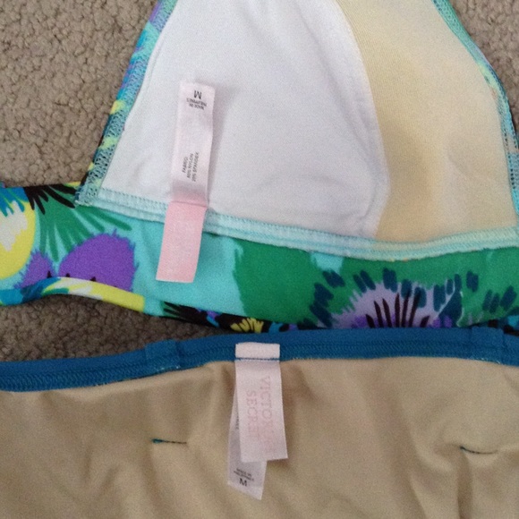 Victoria's Secret bikini - Picture 2 of 3