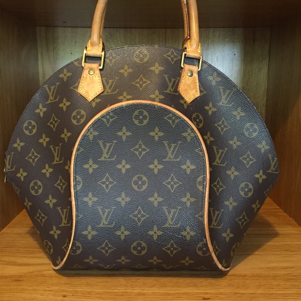 SOLD Authentic Louis Vuitton Ellipse MM