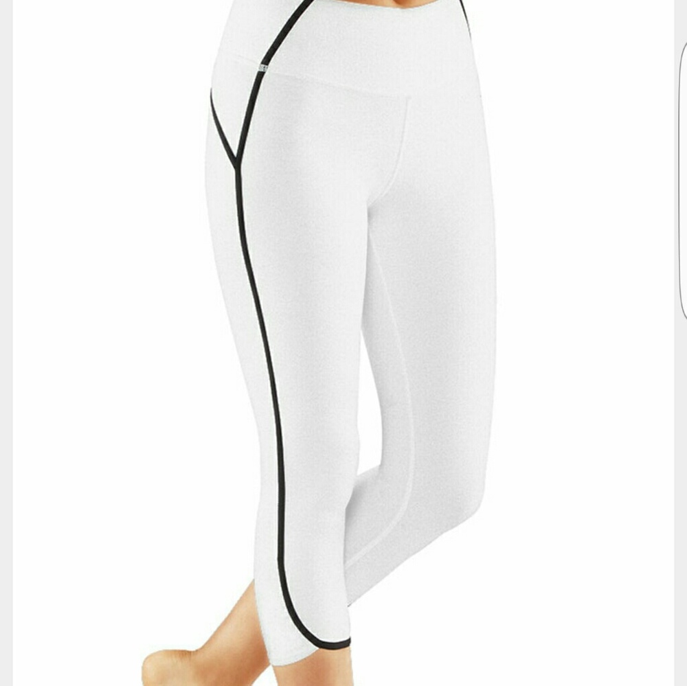 Manduka Essential capri white yoga leggings NWT