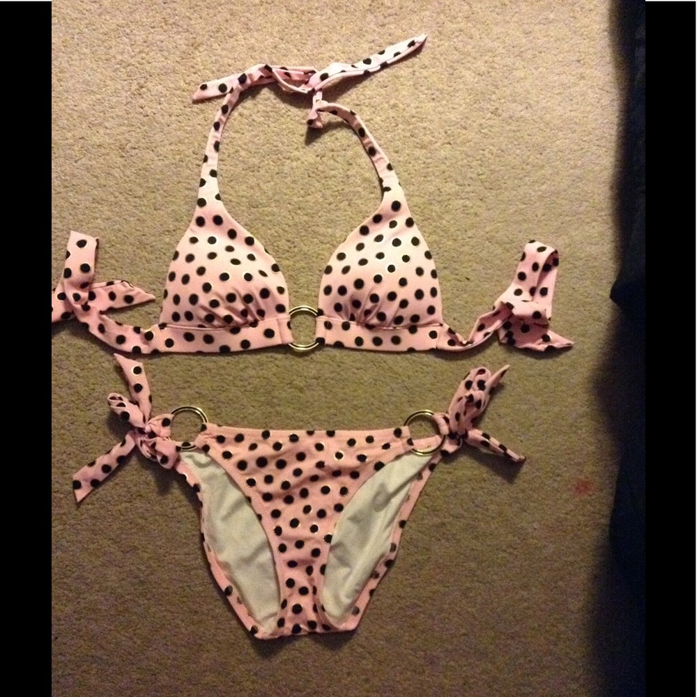 Victoria's Secret bikini - Picture 1 of 3