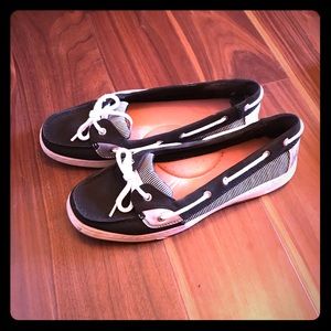 Liz claiborne boat shoes / loafers