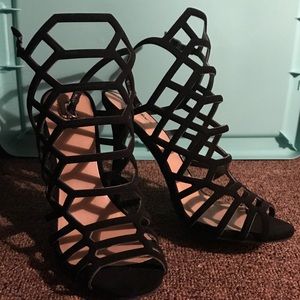 Beautiful black heel