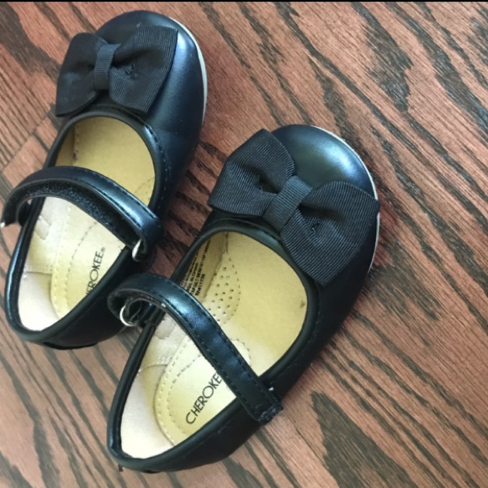 Black dress shoes