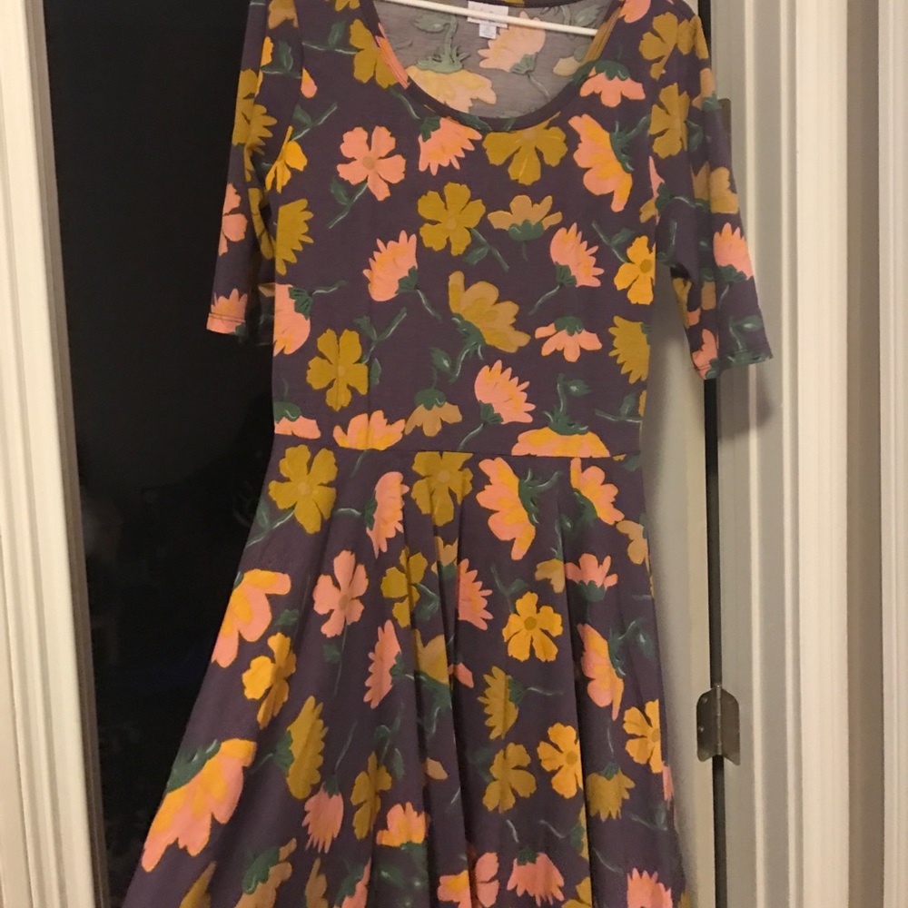 XL LuLaRoe Floral Nicole!