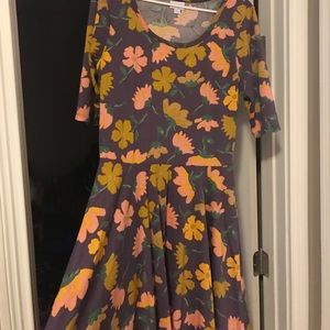 XL LuLaRoe Floral Nicole!