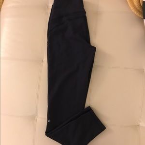 NWOT lululemon NAVY size 6 out to lounge pant!