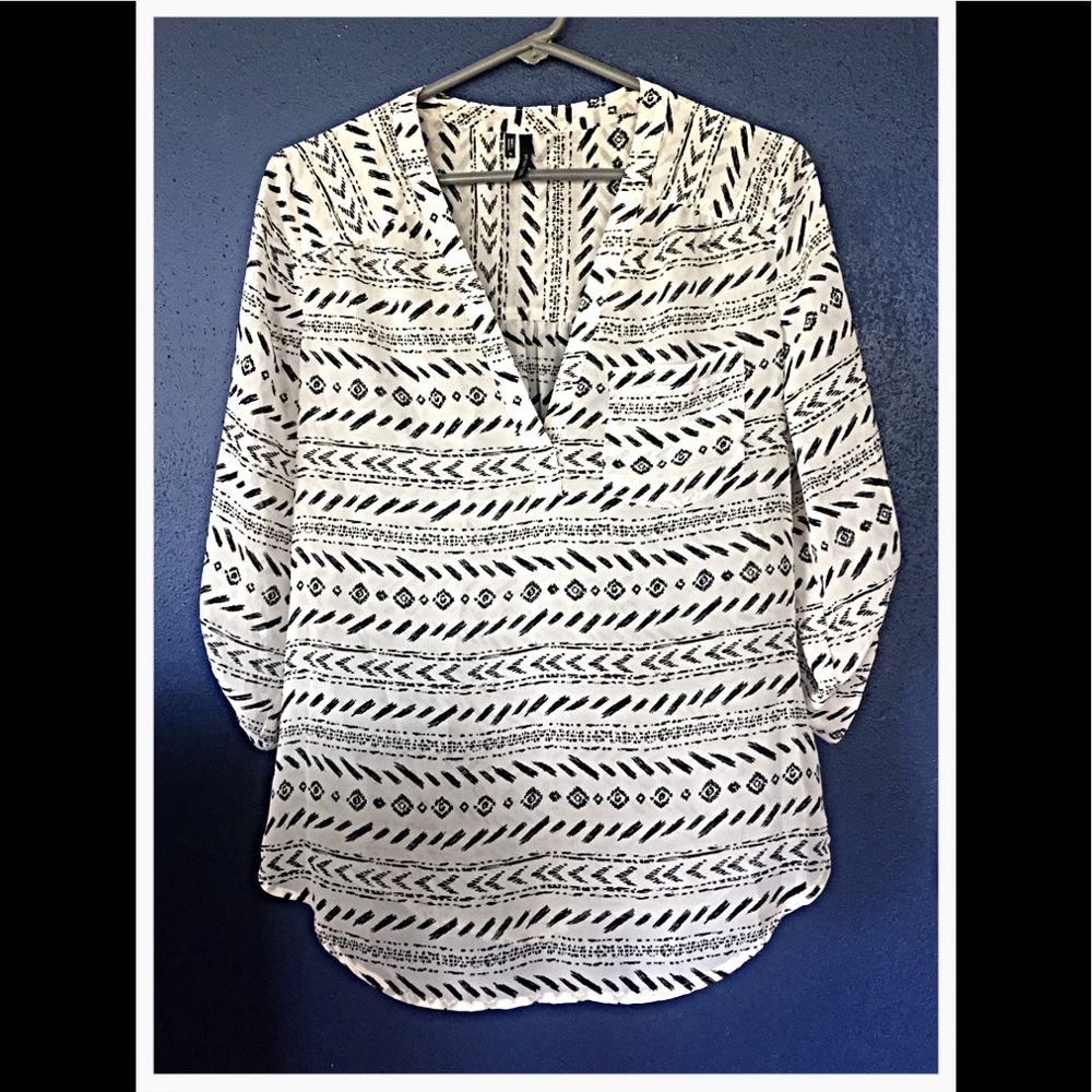 Maurice's Sheer Top Size Medium