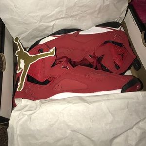 Jordan true flight in gym red